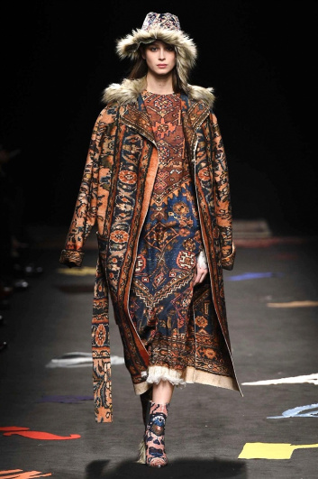 Fotoservizio/FW 2017-2018/WOMEN/MAURIZIO PECORARO/DP2/10