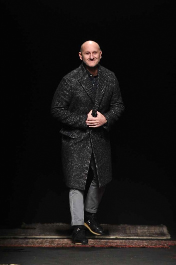 Fotoservizio/FW 2017-2018/WOMEN/MAURIZIO PECORARO/DP2/1
