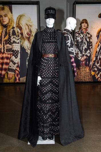 Fotoservizio/FW 2017-2018/WOMEN/DSQUARED2/DP2/0