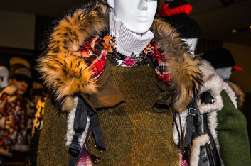 Fotoservizio/FW 2017-2018/WOMEN/DSQUARED2/DP2/22