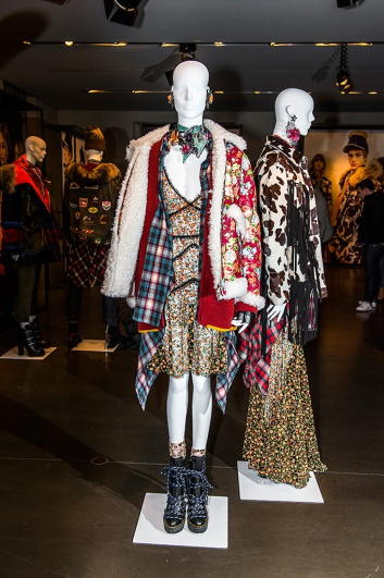 Fotoservizio/FW 2017-2018/WOMEN/DSQUARED2/DP2/31