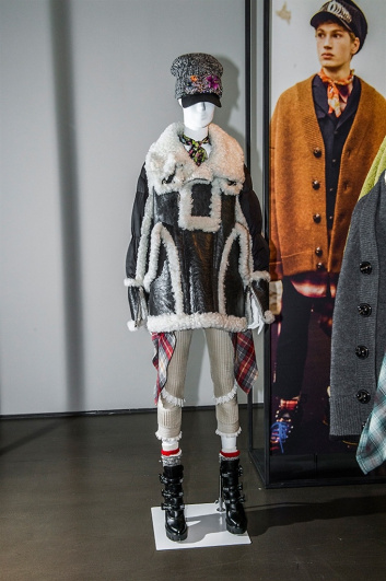 Fotoservizio/FW 2017-2018/WOMEN/DSQUARED2/DP2/44