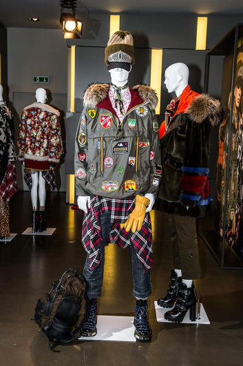 Fotoservizio/FW 2017-2018/WOMEN/DSQUARED2/DP2/56