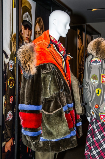 Fotoservizio/FW 2017-2018/WOMEN/DSQUARED2/DP2/61