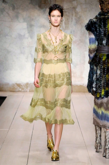 Fotoservizio/FW 2017-2018/WOMEN/LAURA BIAGIOTTI/DP2/3