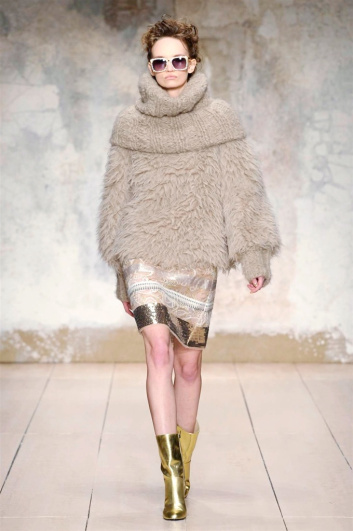 Fotoservizio/FW 2017-2018/WOMEN/LAURA BIAGIOTTI/DP2/7