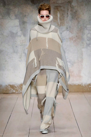 Fotoservizio/FW 2017-2018/WOMEN/LAURA BIAGIOTTI/DP2/3
