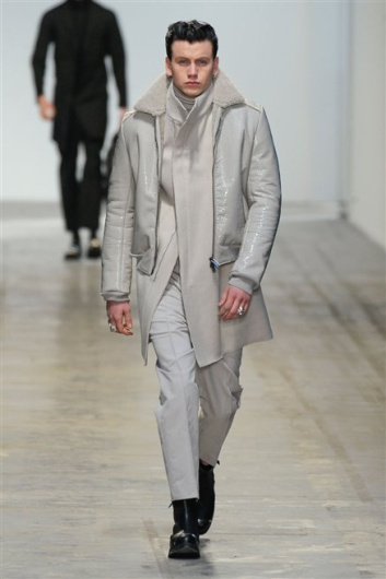 Fotoservizio/FW 2012-2013/MEN/COSTUME NATIONAL HOMME/D1/2