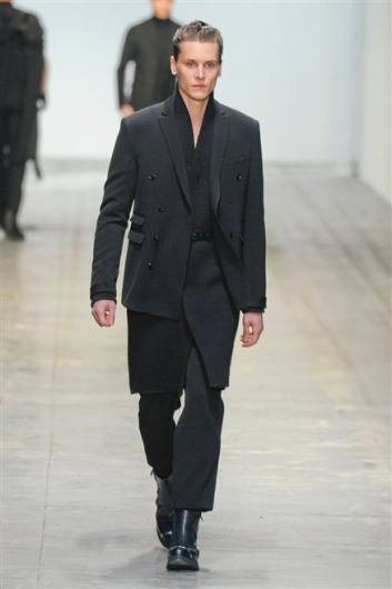 Fotoservizio/FW 2012-2013/MEN/COSTUME NATIONAL HOMME/D1/7