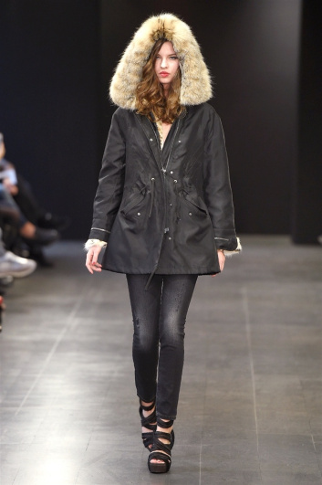 Fotoservizio/FW 2017-2018/WOMEN/ASSEGNATO/DP2/18