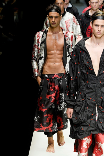 Fotoservizio/SS 2018/MEN/EMPORIO ARMANI/DP2/2