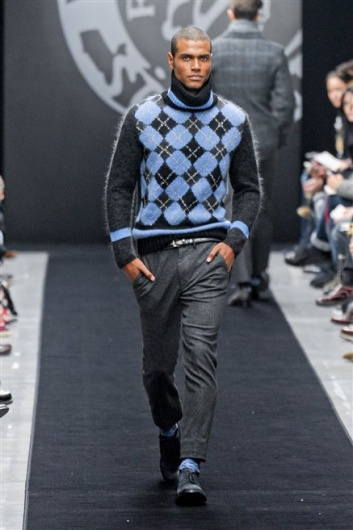 Fotoservizio/FW 2012-2013/MEN/ERMANNO SCERVINO/D1/19
