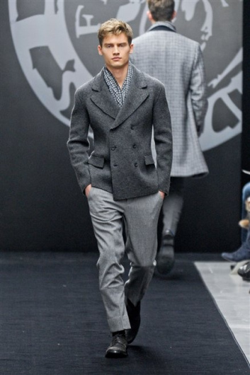 Fotoservizio/FW 2012-2013/MEN/ERMANNO SCERVINO/D1/22