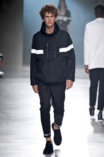 Fotoservizio/SS 2018/MEN/NEIL BARRETT/DP2/2