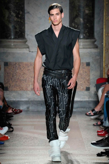Fotoservizio/SS 2018/MEN/LES HOMMES/DP2/2