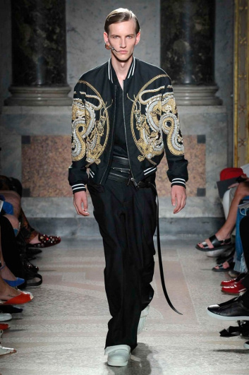 Fotoservizio/SS 2018/MEN/LES HOMMES/DP2/1