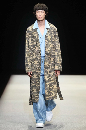 Fotoservizio/SS 2018/MEN/MUNSOO KWON/DP2/3