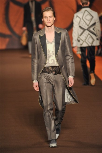 Fotoservizio/FW 2012-2013/MEN/ETRO/D1/15