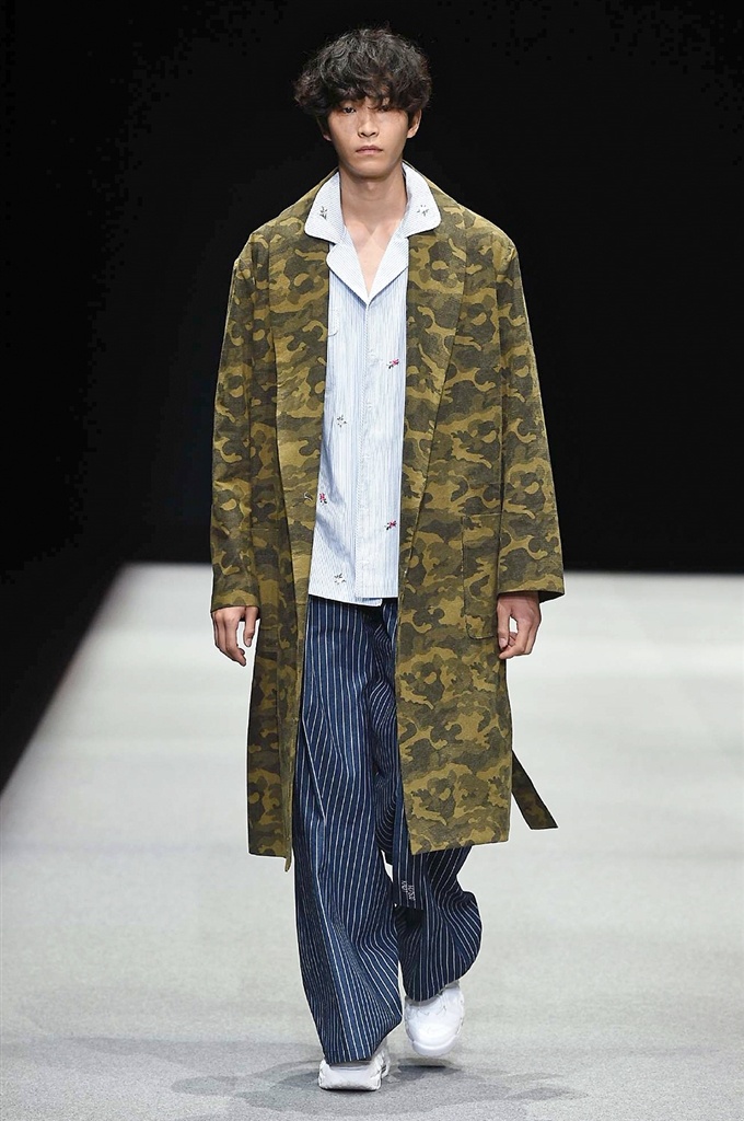 Fotoservizio/SS 2018/MEN/MUNSOO KWON/DP2/7