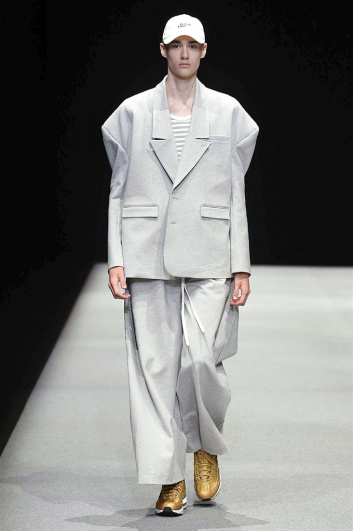 Fotoservizio/SS 2018/MEN/MUNSOO KWON/DP2/12
