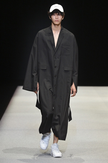 Fotoservizio/SS 2018/MEN/MUNSOO KWON/DP2/1