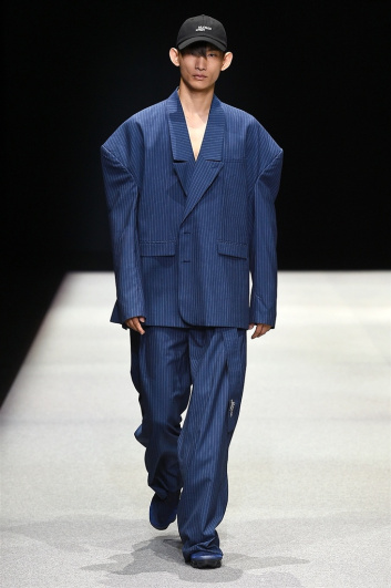 Fotoservizio/SS 2018/MEN/MUNSOO KWON/DP2/4