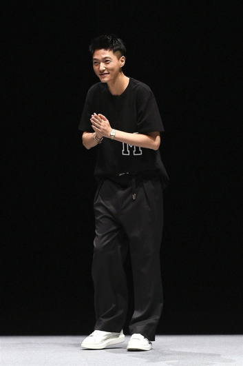 Fotoservizio/SS 2018/MEN/MUNSOO KWON/DP2/5