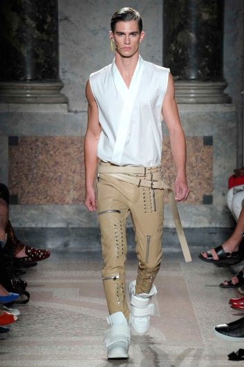 Fotoservizio/SS 2018/MEN/LES HOMMES/DP2/6