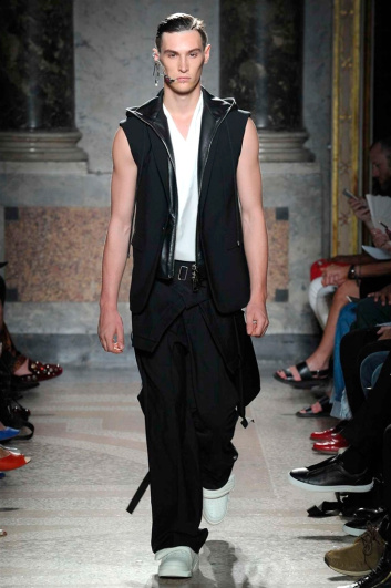 Fotoservizio/SS 2018/MEN/LES HOMMES/DP2/13