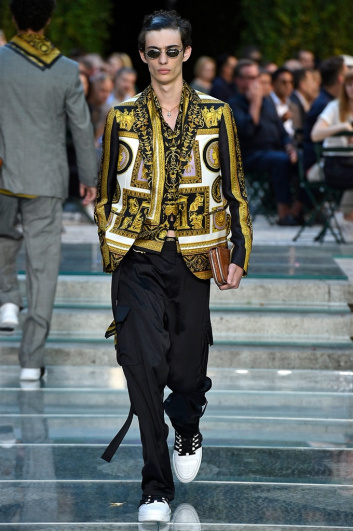 Fotoservizio/SS 2018/MEN/VERSACE/DP2/0
