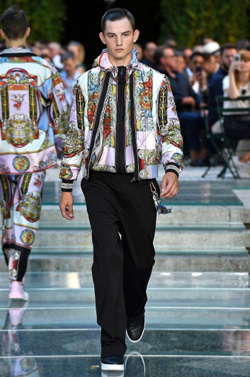 Fotoservizio/SS 2018/MEN/VERSACE/DP2/4