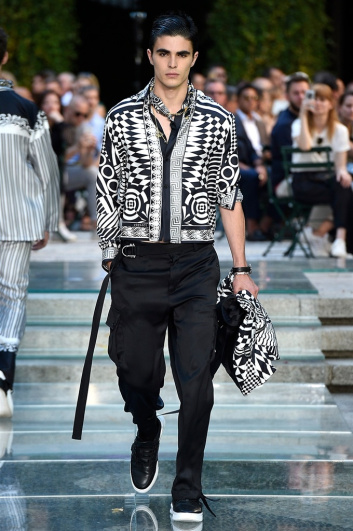 Fotoservizio/SS 2018/MEN/VERSACE/DP2/10