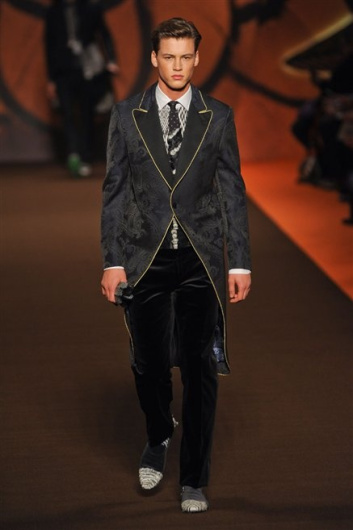 Fotoservizio/FW 2012-2013/MEN/ETRO/D1/0