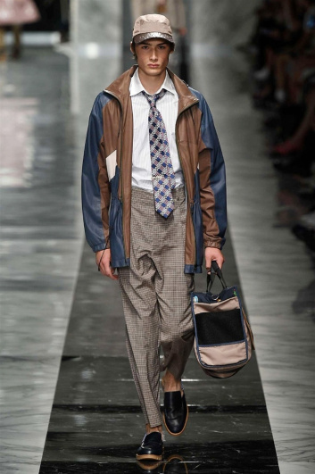 Fotoservizio/SS 2018/MEN/FENDI/DP2/11