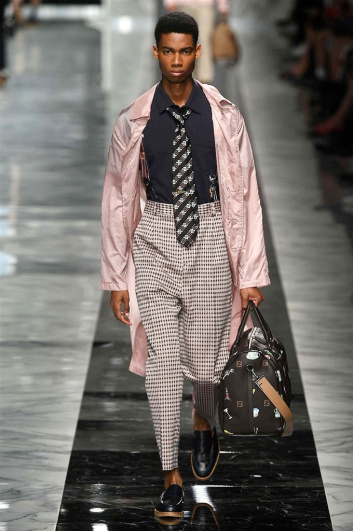 Fotoservizio/SS 2018/MEN/FENDI/DP2/16