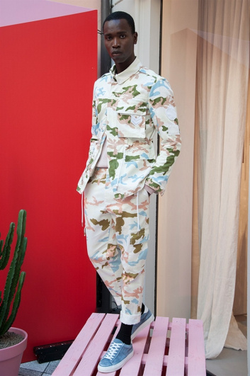 Fotoservizio/SS 2018/MEN/DONDUP/DP2/3