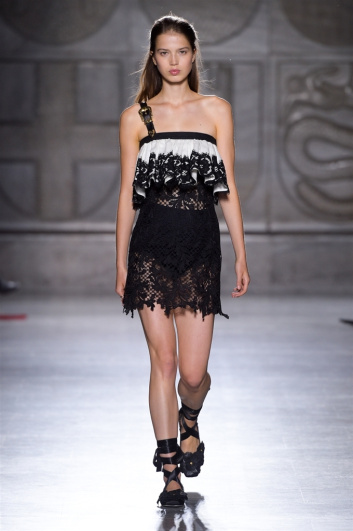 Fotoservizio/SS 2018/WOMEN/FAUSTO PUGLISI/DP2/2