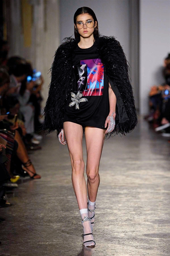 Fotoservizio/SS 2018/WOMEN/FRANCESCO SCOGNAMIGLIO/DP2/1