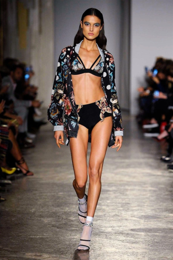 Fotoservizio/SS 2018/WOMEN/FRANCESCO SCOGNAMIGLIO/DP2/7