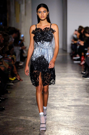 Fotoservizio/SS 2018/WOMEN/FRANCESCO SCOGNAMIGLIO/DP2/14