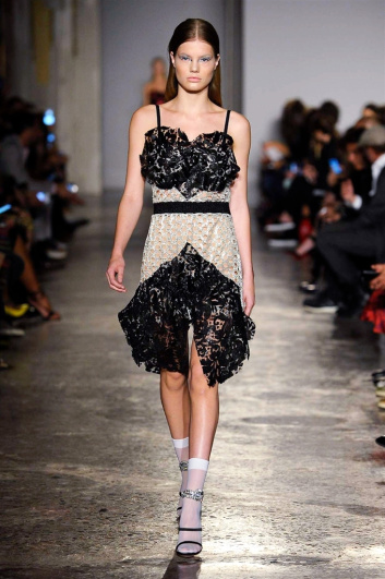 Fotoservizio/SS 2018/WOMEN/FRANCESCO SCOGNAMIGLIO/DP2/3