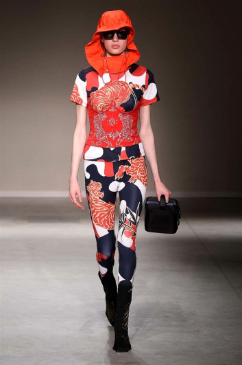 Fotoservizio/SS 2018/WOMEN/ANGEL CHEN/DP2/1