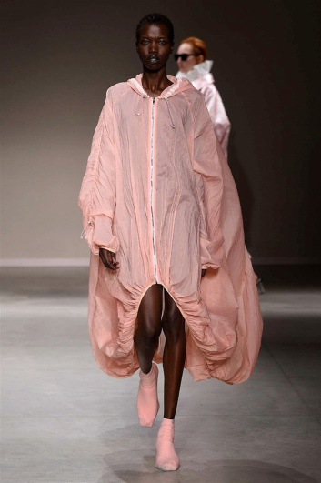 Fotoservizio/SS 2018/WOMEN/ANGEL CHEN/DP2/3