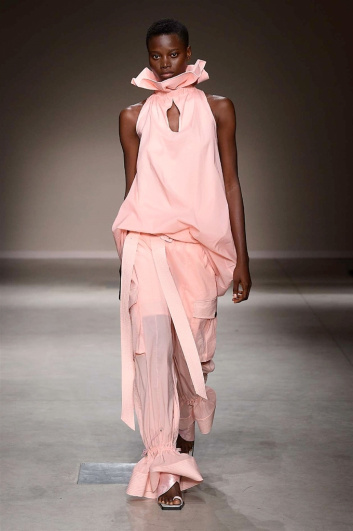 Fotoservizio/SS 2018/WOMEN/ANGEL CHEN/DP2/4