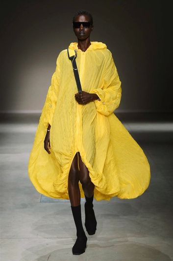 Fotoservizio/SS 2018/WOMEN/ANGEL CHEN/DP2/4