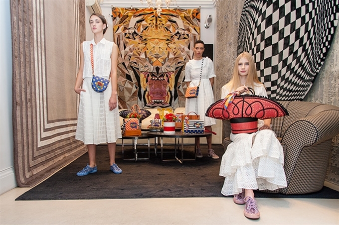 Fotoservizio/SS 2018/WOMEN/ALESSANDRO ENRIQUEZ/DP2/1