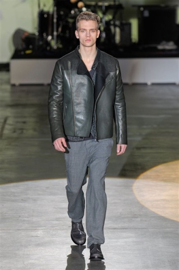 Fotoservizio/FW 2012-2013/MEN/ICEBERG/D1/39