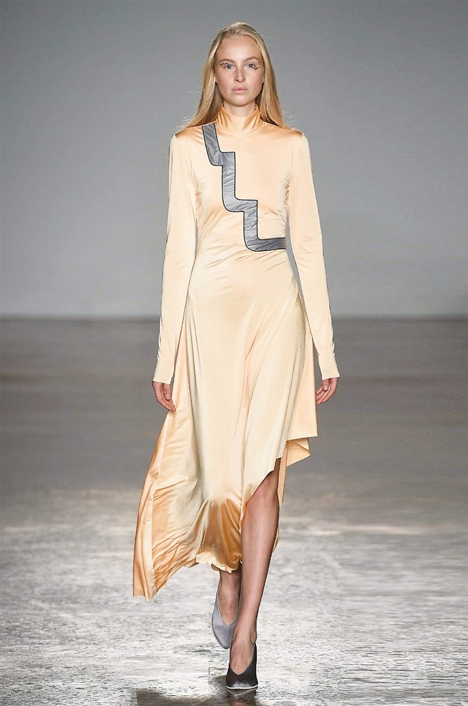 Fotoservizio/SS 2018/WOMEN/CRISTIANO BURANI/DP2/1