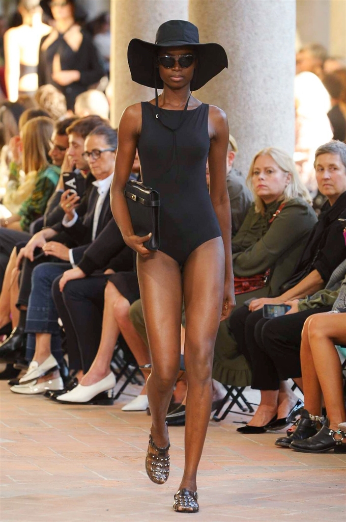 Fotoservizio/SS 2018/WOMEN/ALBERTA FERRETTI/DP2/4