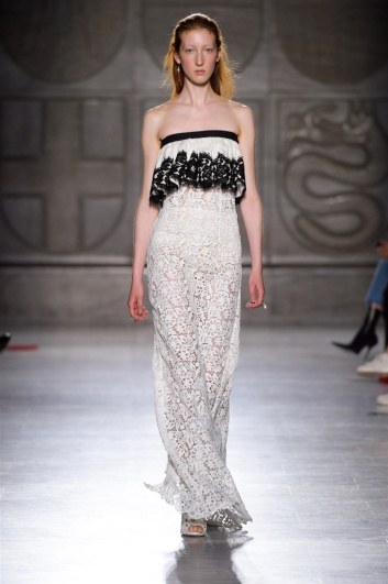 Fotoservizio/SS 2018/WOMEN/FAUSTO PUGLISI/DP2/2
